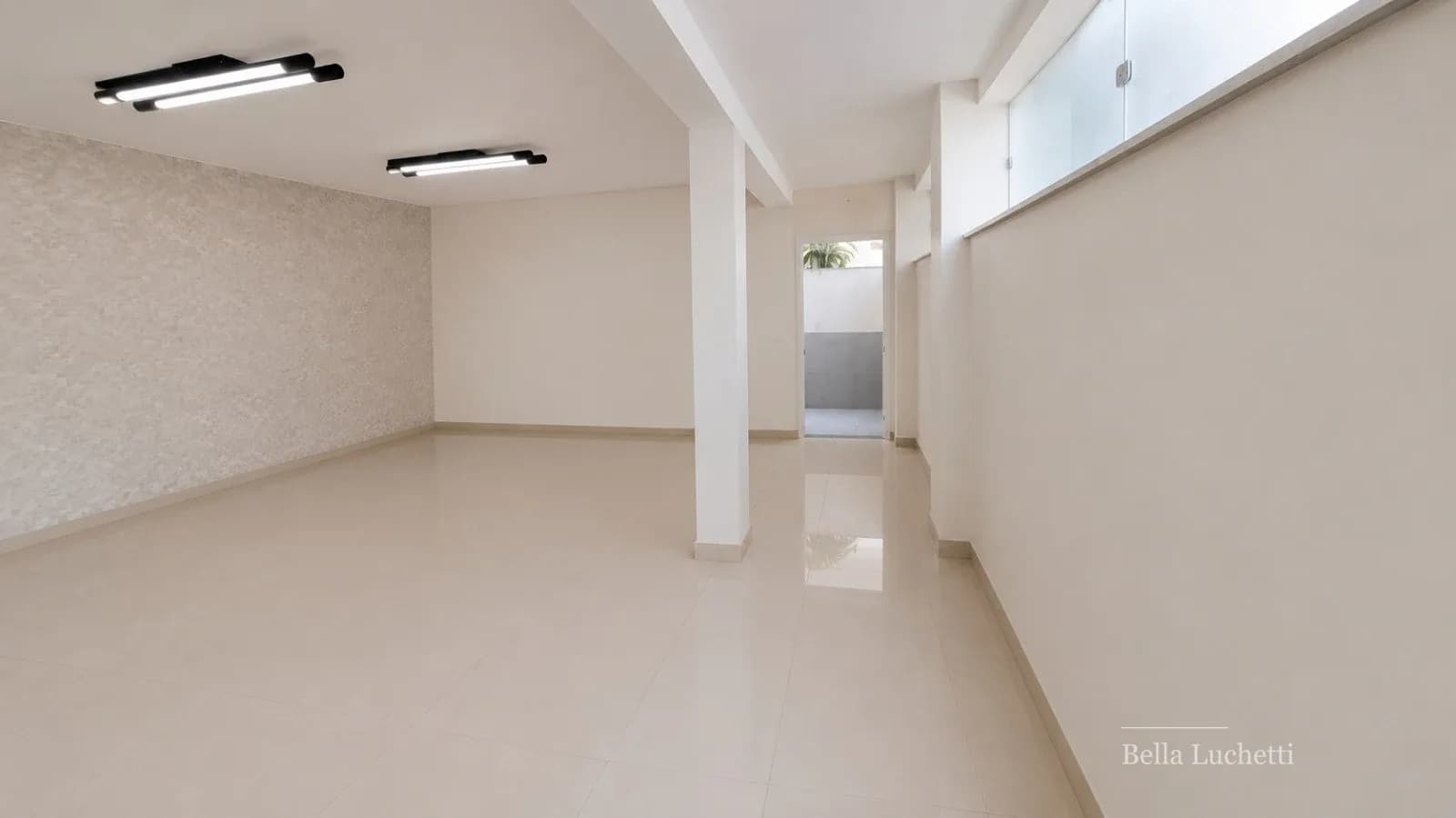 Casa de três pavimentos no Parque Taquaral, quatro suítes e piscina, de uso residencial ou comercial